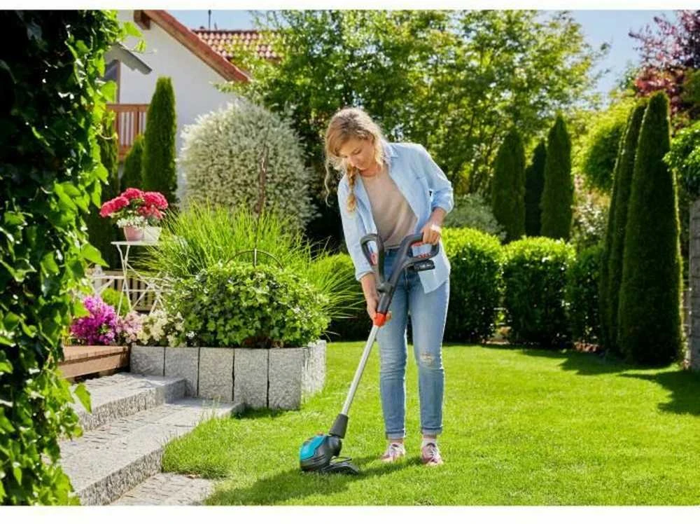 Gardena akumuliatorinė žoliapjovė EasyCut 23/18V P4A 18V pilnas komplektas