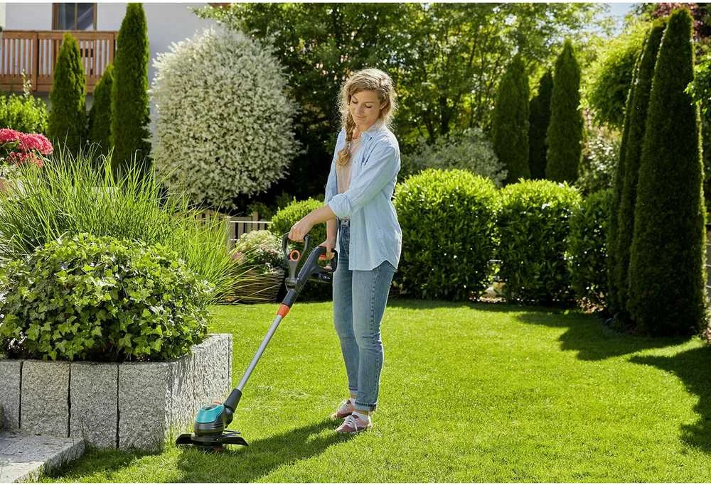 Gardena akumuliatorinė žoliapjovė EasyCut 23/18V P4A 18V pilnas komplektas