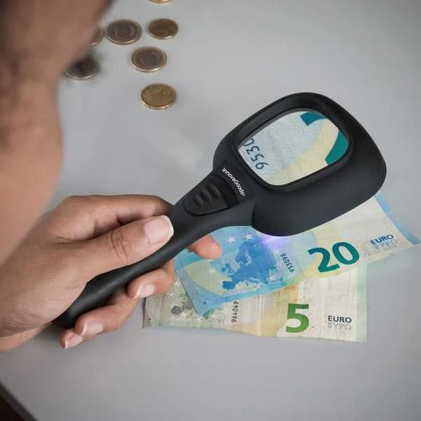 Padidinamasis stiklas su LED šviesa ir ultravioletiniais spinduliais Magiolet InnovaGoods