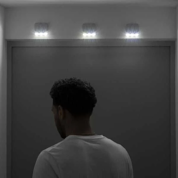 LED lempa su judesio jutikliu
