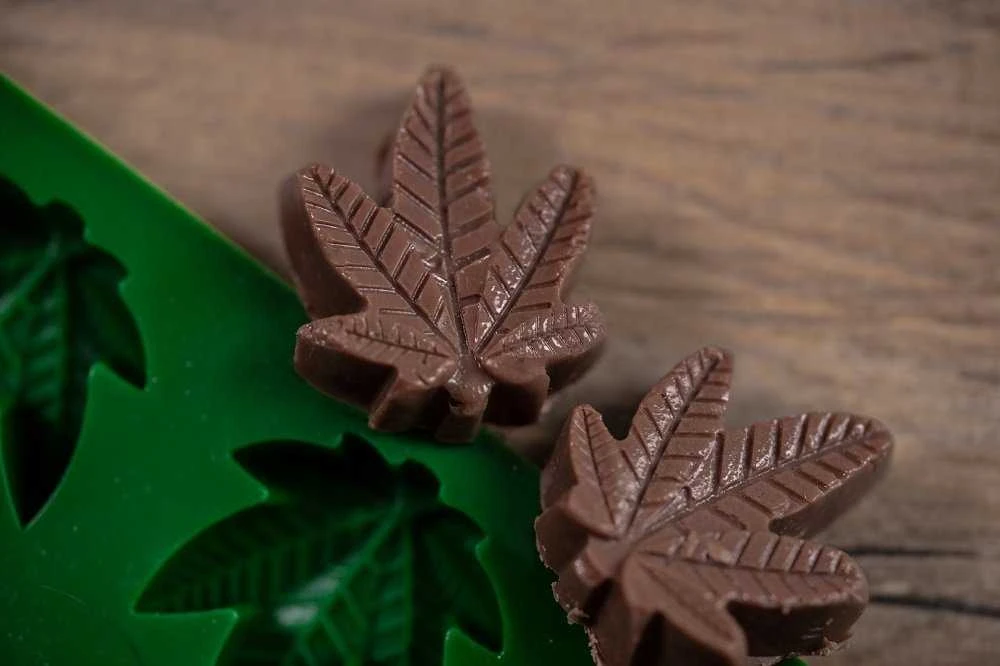 Ledo / šokolado formelė – MARIJUANA (kanapė)