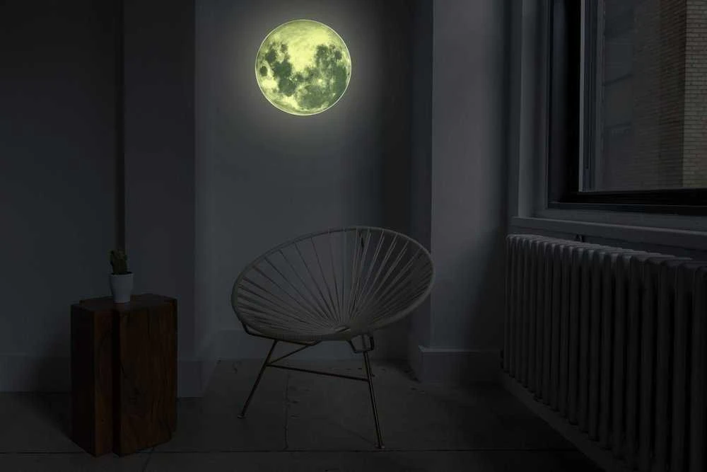 Lipdukas MOON šviečia tamsoje