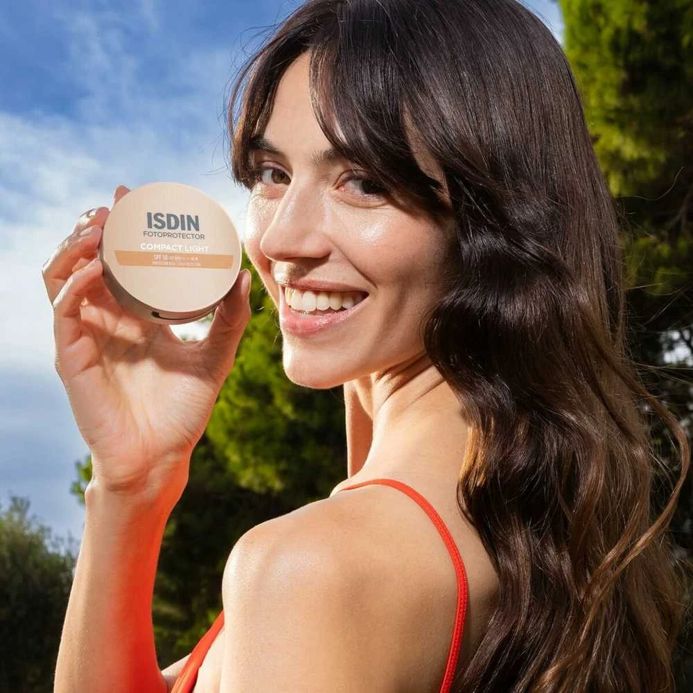 Isdin COMPACT SUNSCREEN SPF 50 long-lasting natural coverage #Light 10g