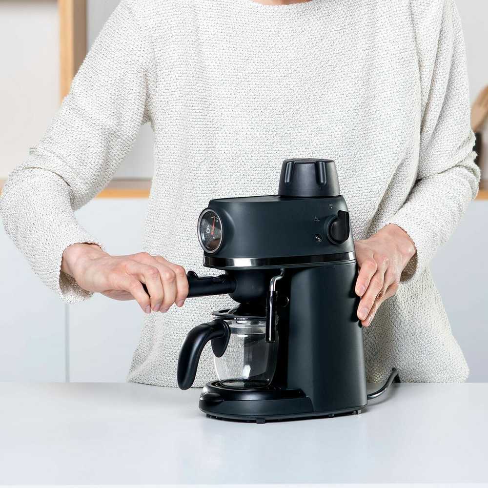 Kavos aparatas Black & Decker juodas+decker Hydro-pressure Juodas & Decker BXCO800E