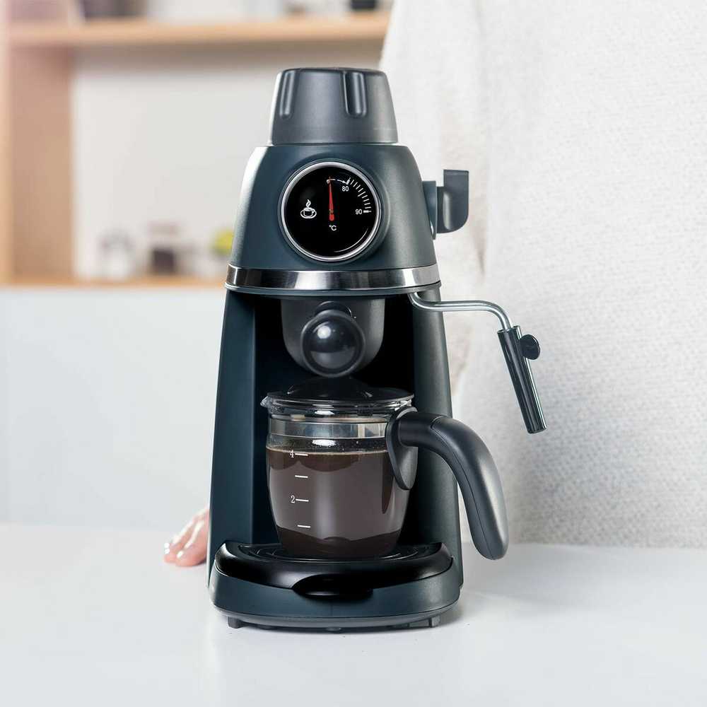 Kavos aparatas Black & Decker juodas+decker Hydro-pressure Juodas & Decker BXCO800E