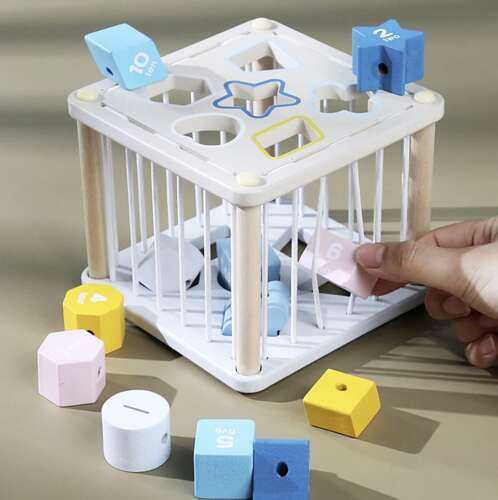 Kruzzel Sorter - wooden sensory cube 22885