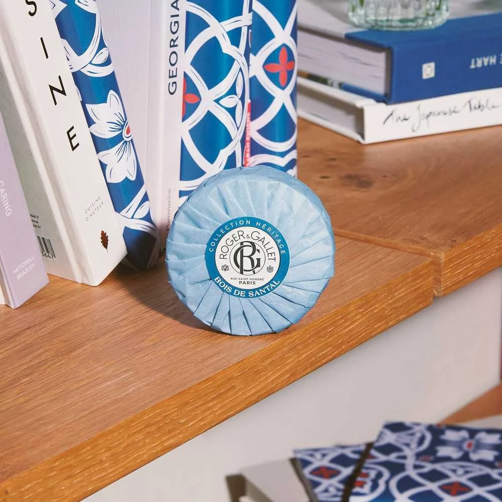 Roger & Gallet Bois De Santal Soap Bar parfumuotas muilas rankoms ir kūnui, 100 g