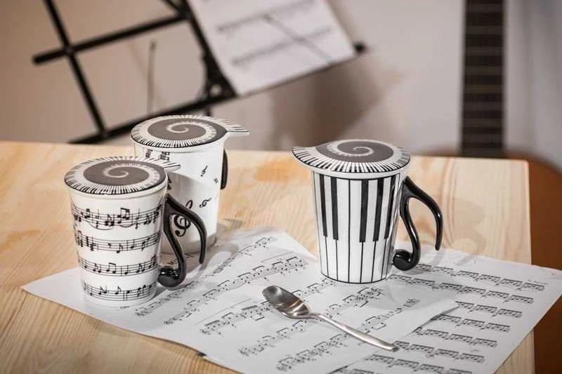 Giftworld Muzikinis puodelis "Natos"