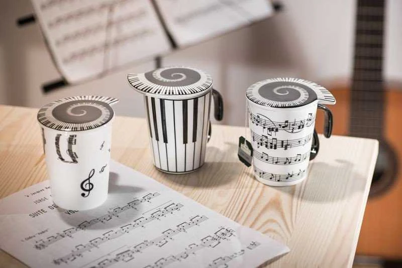 Giftworld Muzikinis puodelis "Natos"