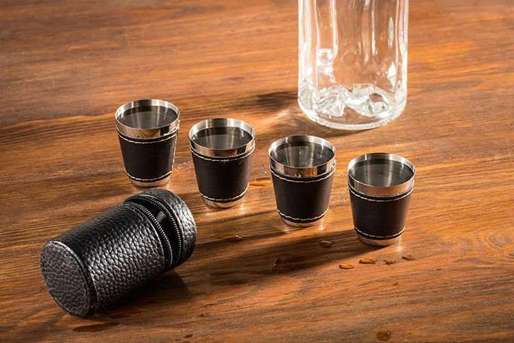 Nerūdijančio plieno stiklinė dėžutėje – 4 vnt. rinkinyje