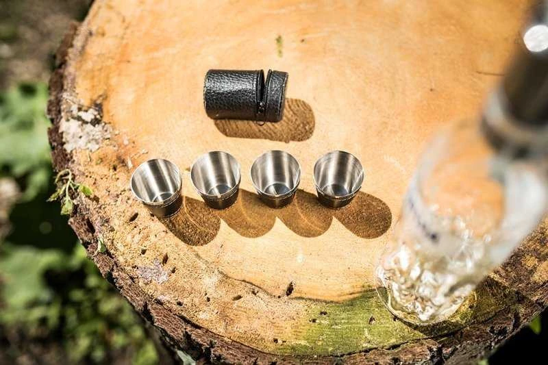Nerūdijančio plieno stiklinė dėžutėje – 4 vnt. rinkinyje
