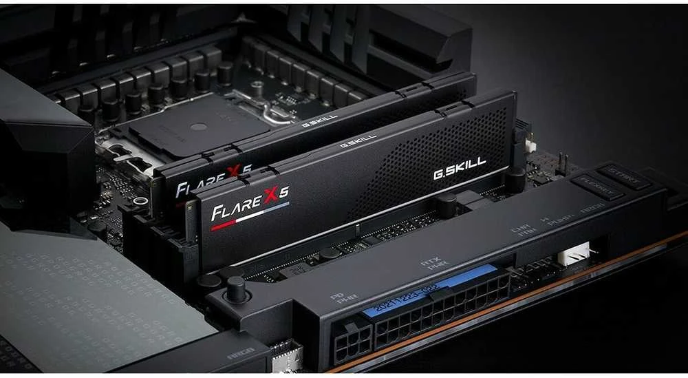 G.Skill Flare X5 atminties moduliai pagrindinėje plokštėje