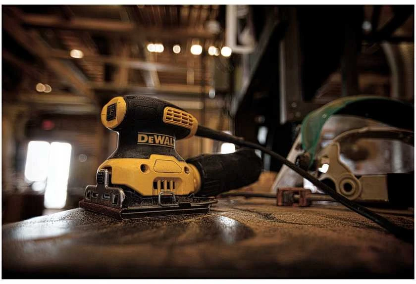 Elektrinis vibracinis šlifuoklis Dewalt DWE6411-QS