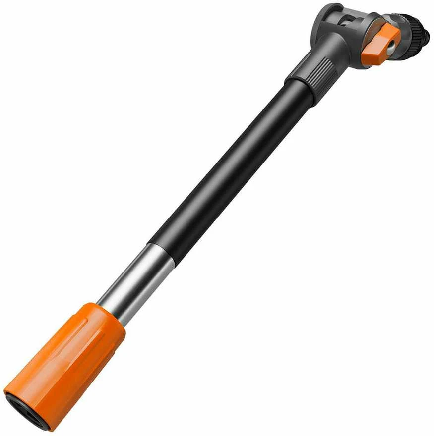 Gardena "Cleansystem" rankena "Flex", prijungiama prie vandens tiekimo, skirta sunkiai pasiekiamoms vietoms plauti
