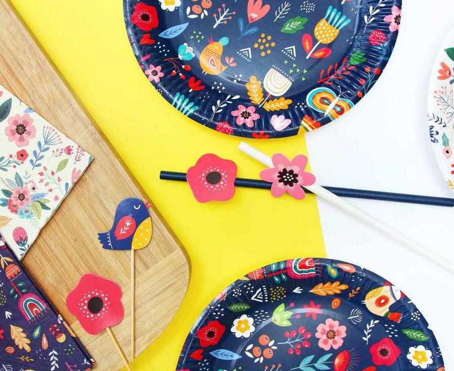 „Pavasario linksmybės“ tamsios popierinės lėkštės, 6 vnt., 18 cm