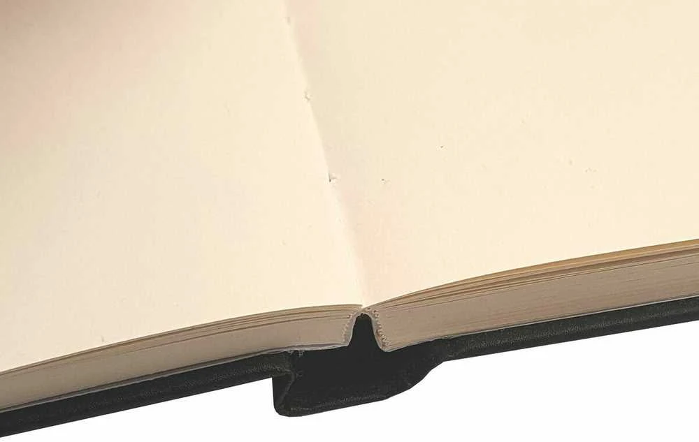 Oxford SKETCHBOOK susiūtas A4 96k 100g juodas 400152623 OXFORD