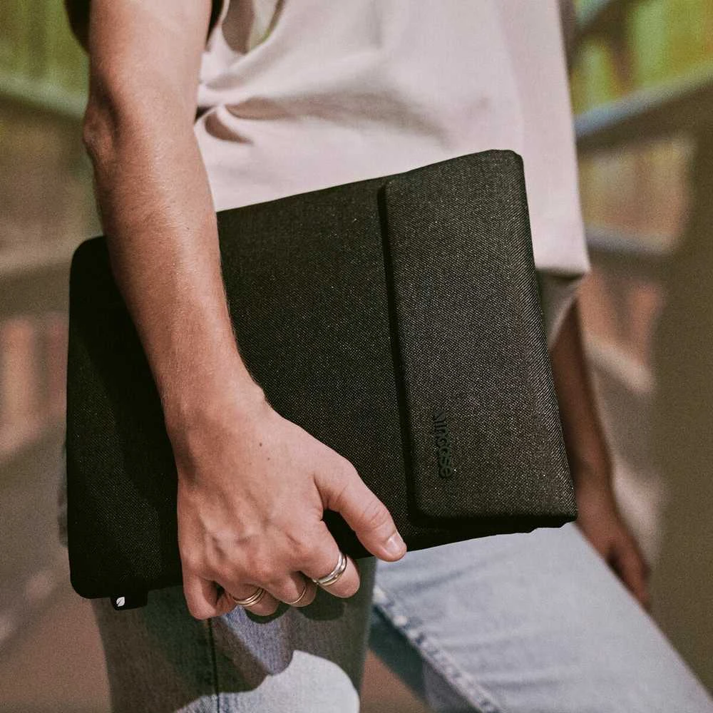 Dėklas Incase INMB100753 11'' Juodas