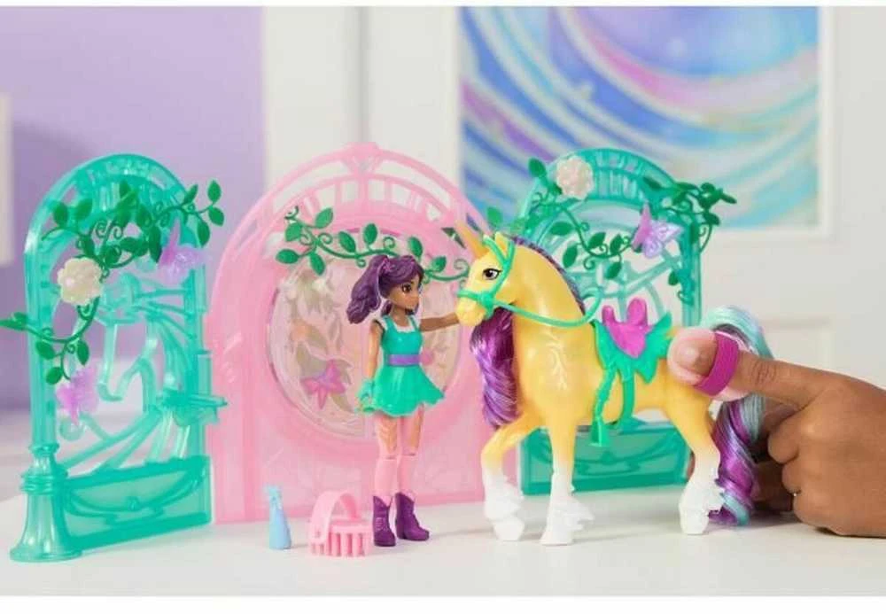 Spin Master Unicorn Academy Vienaragio akademija – Ava ir lapų prekystalio žaidimų rinkinys – (6072051)