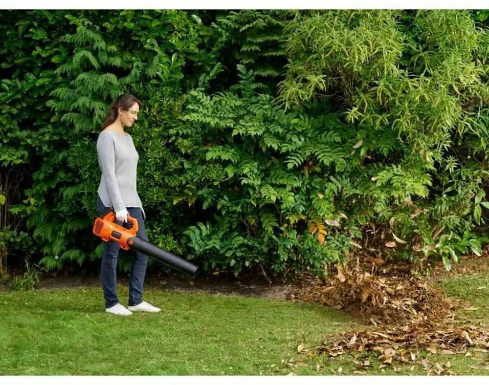 Black & Decker Juodas & Decker Akumuliatorinis lapų pūstuvas Juodas & Decker BCBL200L-QW; 18 V; 1x2,0 Ah akum.