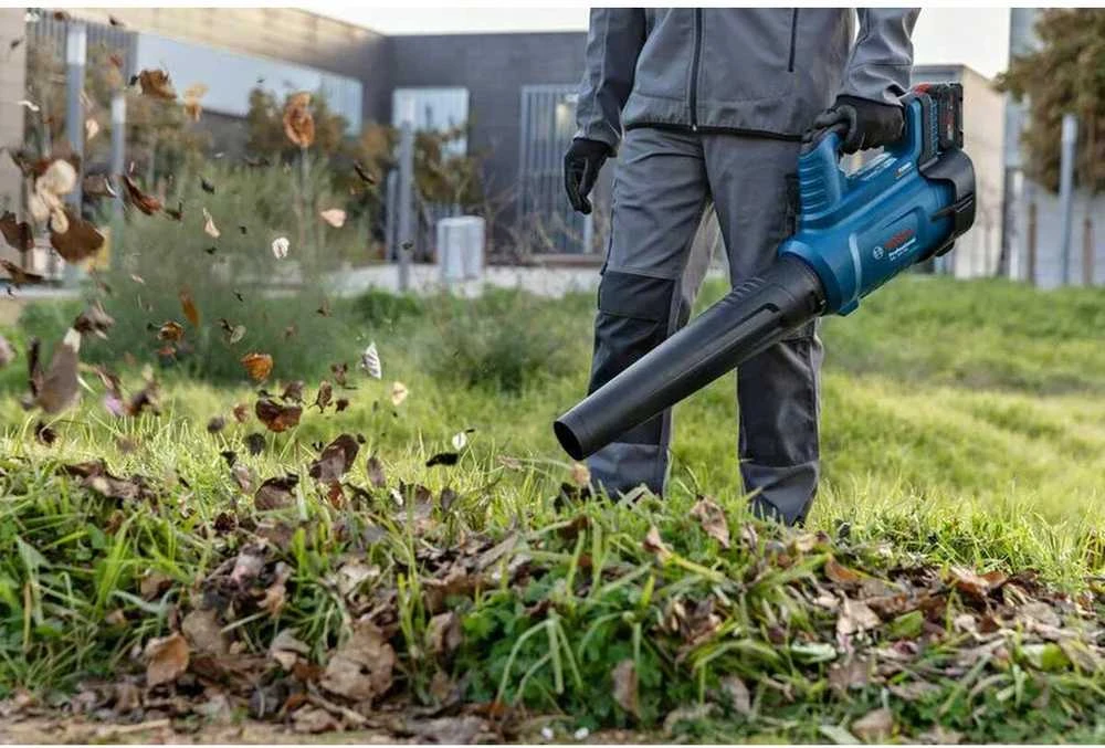 Akumuliatorinis lapų pūstuvas Bosch GBL 18V-750, be akumuliatoriaus ir kroviklio