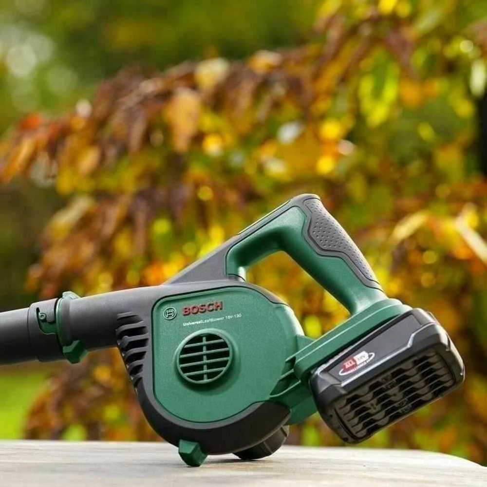 Lapų pūstuvas Bosch UniversalLeafBlower, 18V-130, (1x2,5Ah)