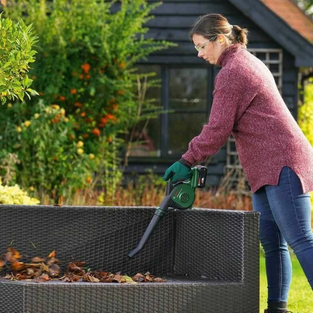 Lapų pūstuvas Bosch UniversalLeafBlower, 18V-130, (1x2,5Ah)