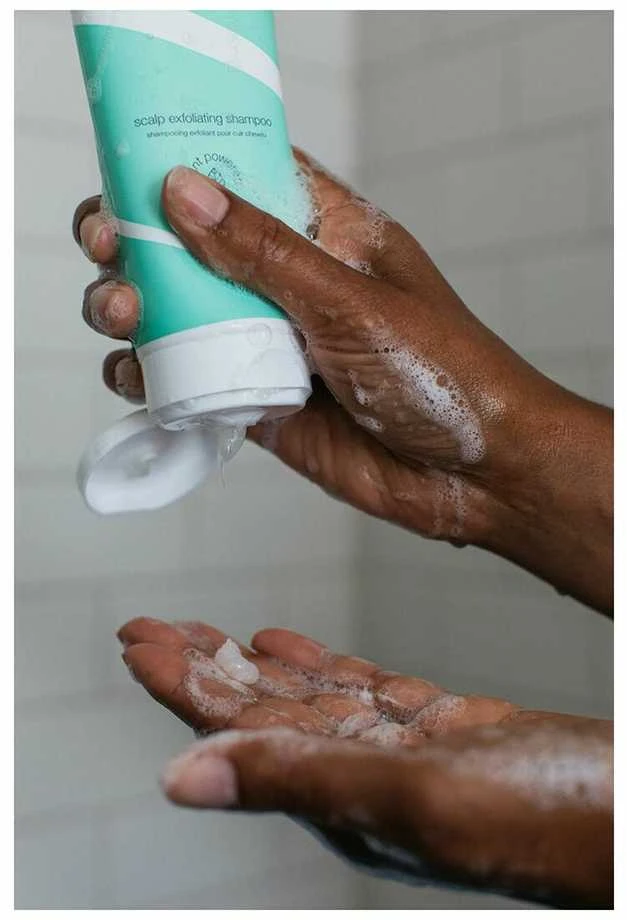 „Bouclème Curls Redefined Scalp Exfoliating Šampūnas“ šampūnas, 250 ml