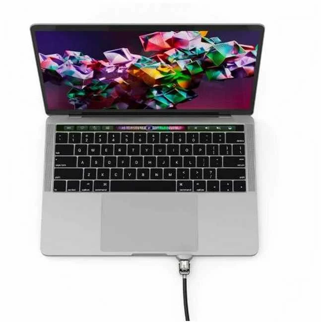Compulocks Ledge užraktas prijungtas prie MacBook Air