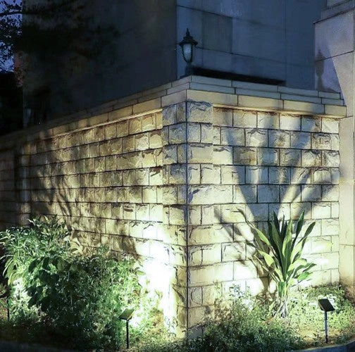 Saulės energija varomas sodo šviestuvas – Gardlov 24002 su reflektoriumi