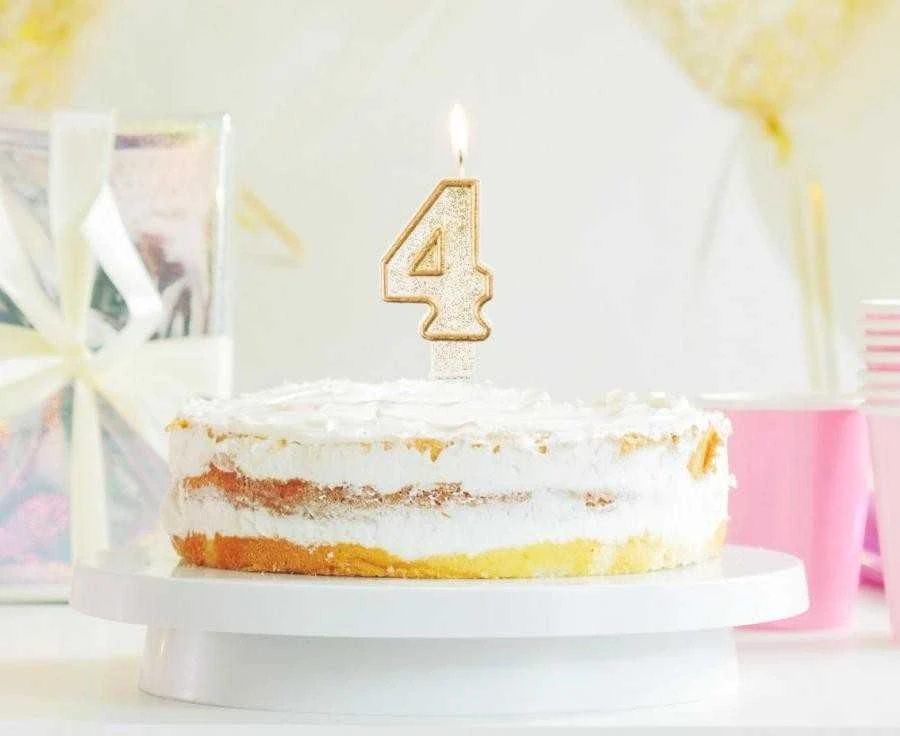 GoDan Candle DIGITAL 4 gimtadienis, auksinis kontūras