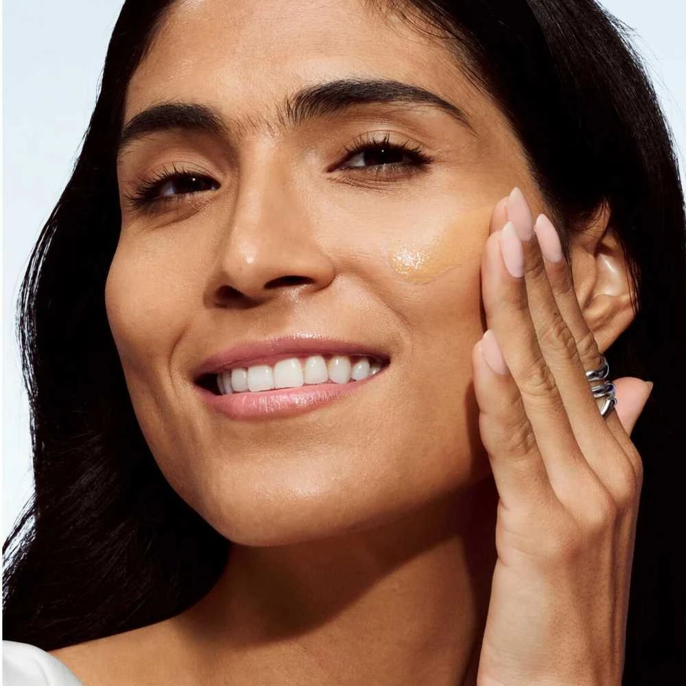 „Clinique Even Better Clinical“ vitaminų bazė de makiažo pagrindas SPF50 5 – šviesiai vidutiniškai vėsus, 30 ml
