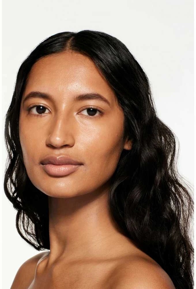 „Shiseido Revitalessence Skin Glow“ skystas makiažo pagrindas, 410 Sunstone SPF 30, 30 ml