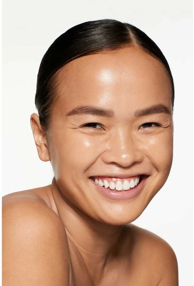 „Shiseido Revitalessence Skin Glow“ skaistinantis skystas makiažo pagrindas, 350 klevo spalvos, 30 ml