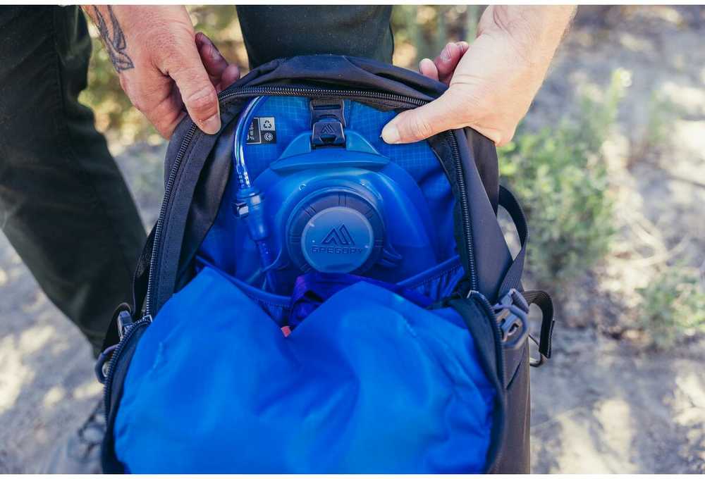 Gregory Kiro Hiking backpack 24 l Juodas