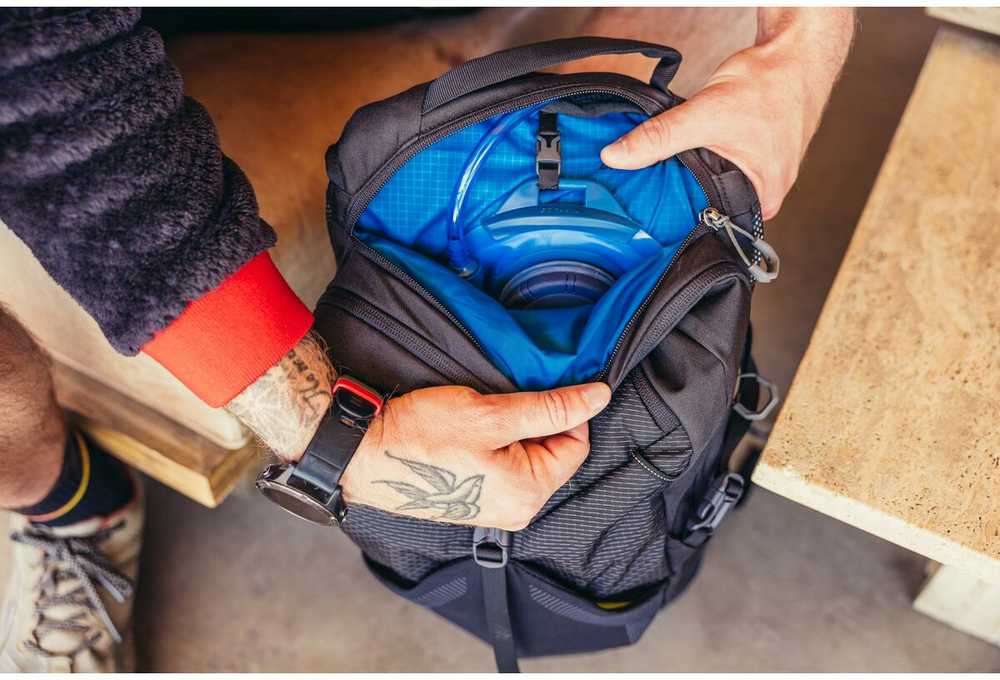 Gregory Nano Hiking backpack 20 l Juodas