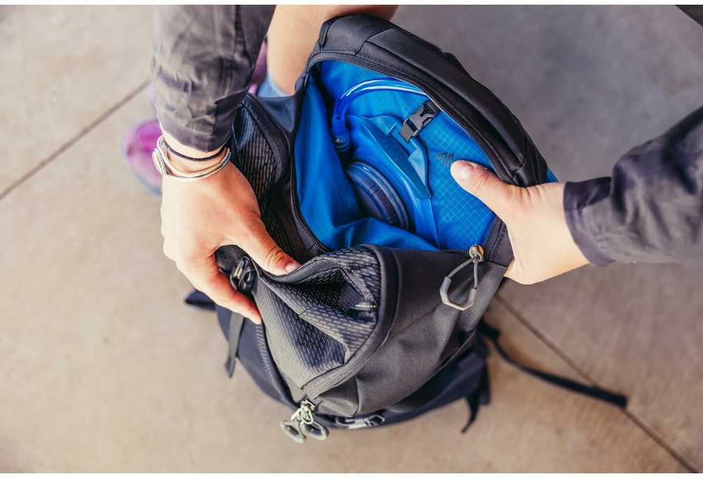 Gregory Nano Hiking backpack 24 l Juodas