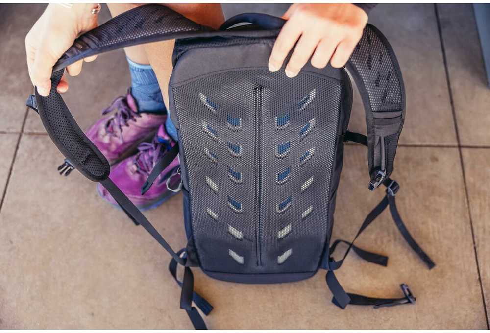 Gregory Nano Hiking backpack 24 l Juodas
