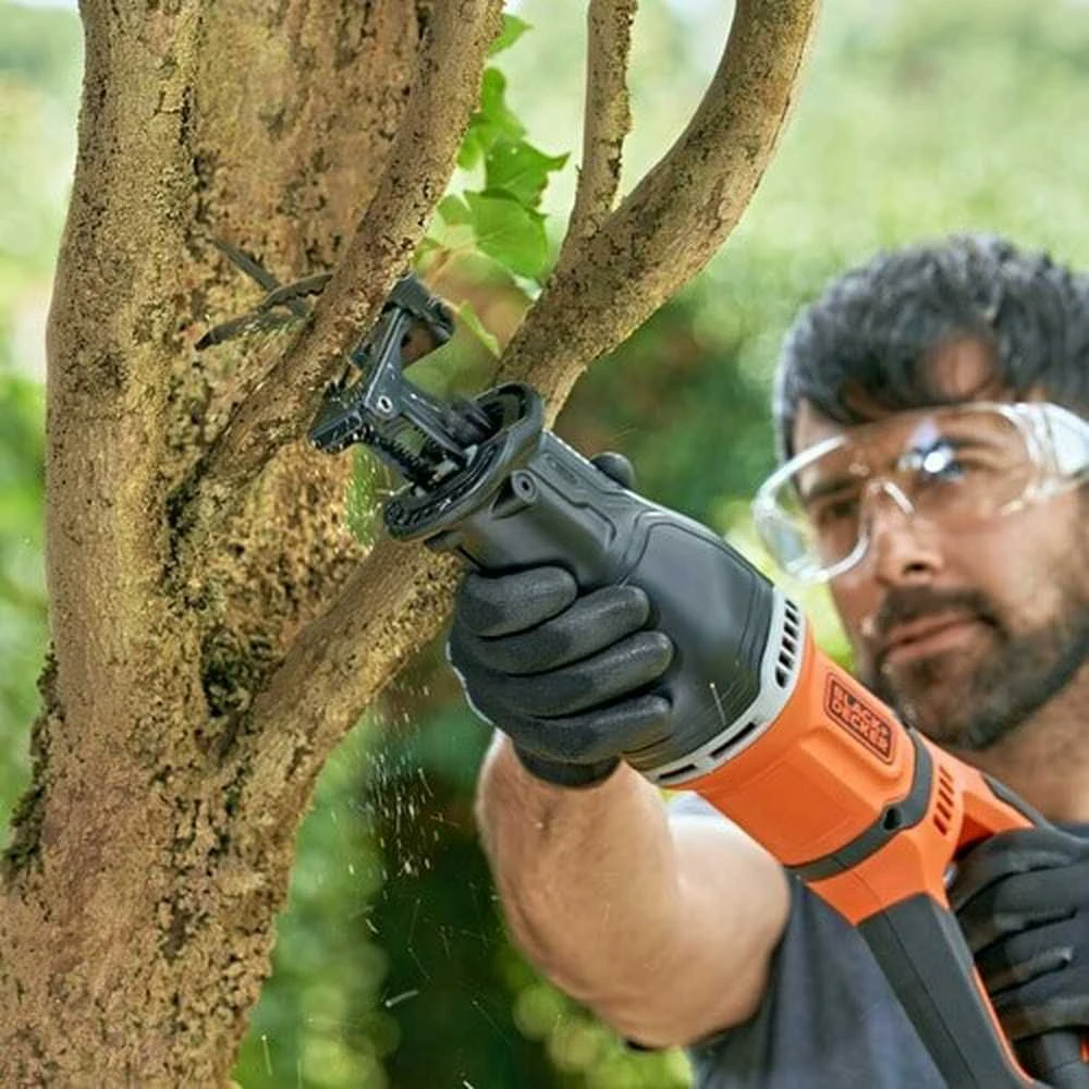 Black & Decker tiesinis pjūklas BES301K-QS, 750W