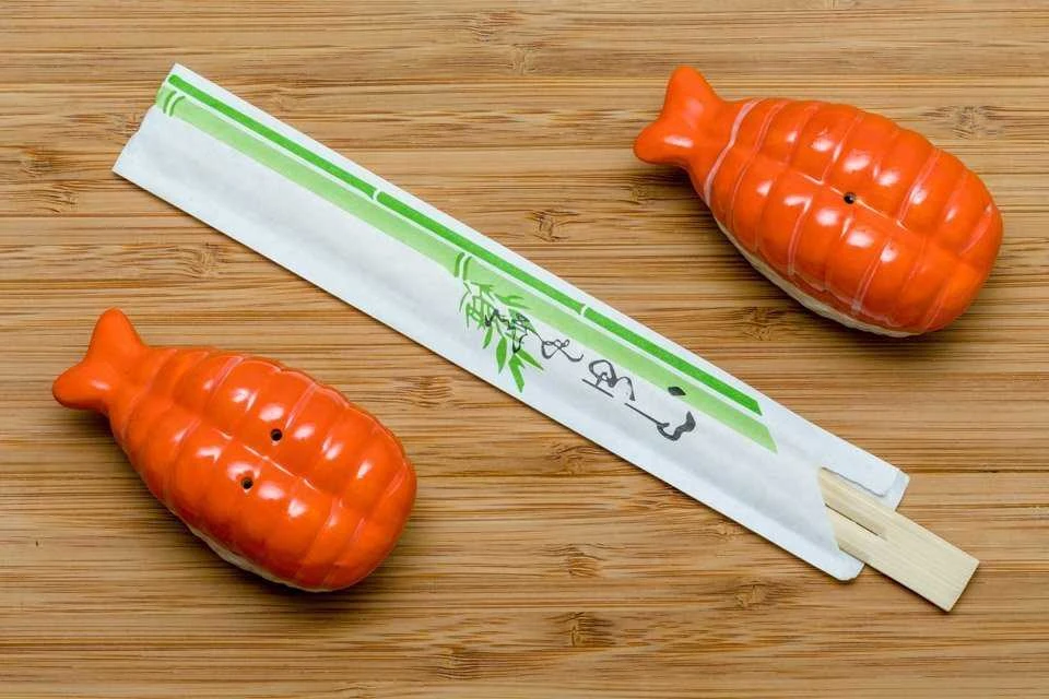 GM SUSHI prieskonių lentynos