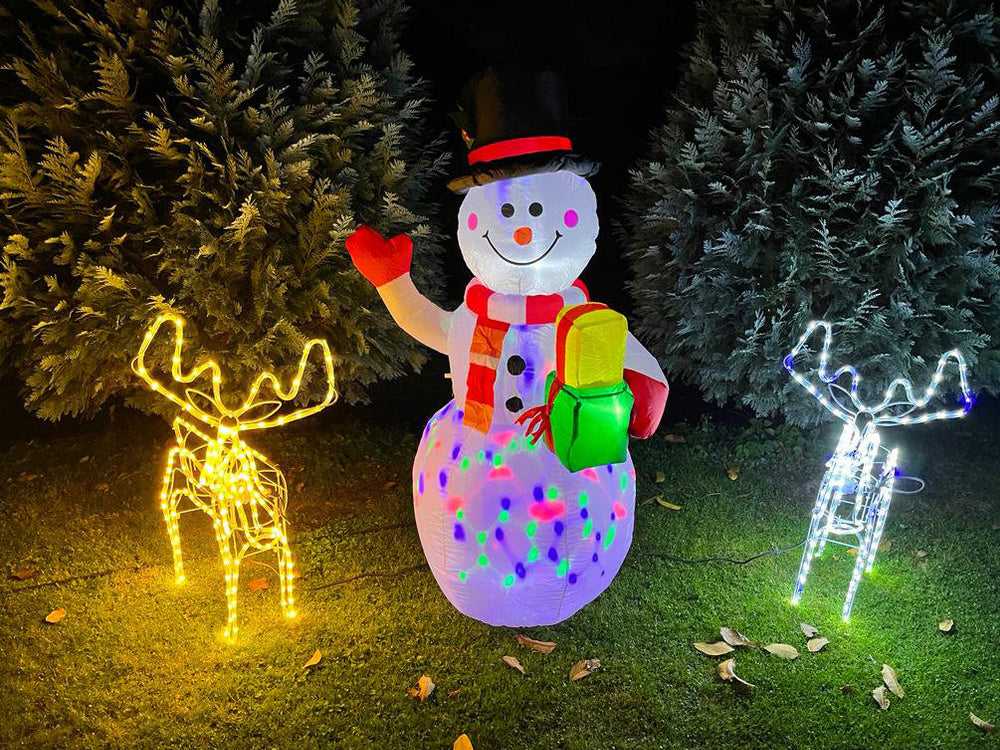 Šviečiantis elnias su judančia galva 216 LED 80x93x41 cm
