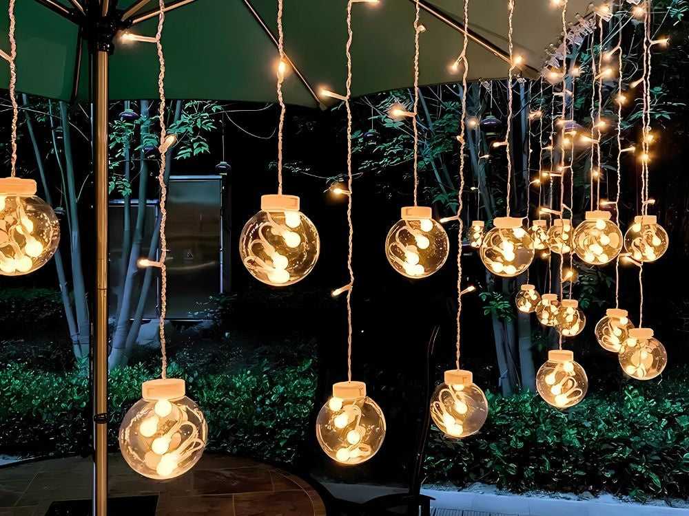Girlianda su užuolaidiniu efektu 138 LED, IP44
