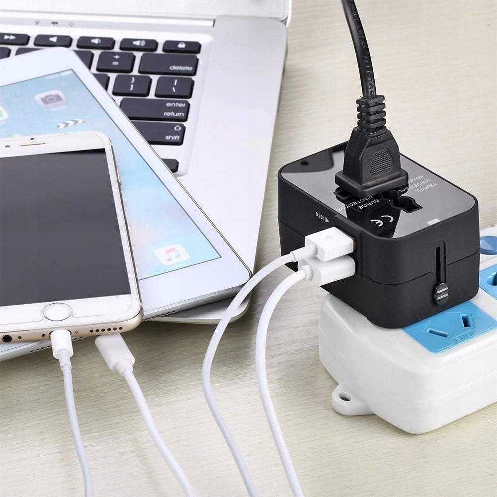 Universalus adapteris su 2 USB jungtimis