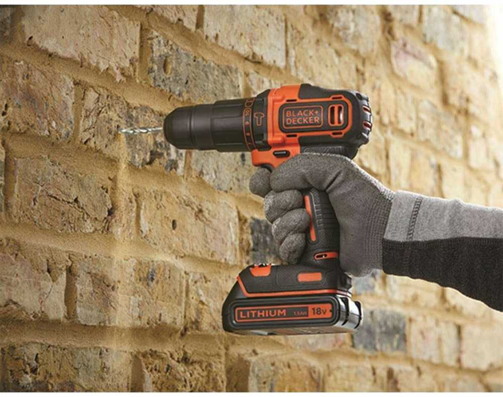 Black & Decker Juodas + DECKER PLAKŠKAS GRĄŽAS 18V 2x1,5Ah + 80vnt PRIEDAI