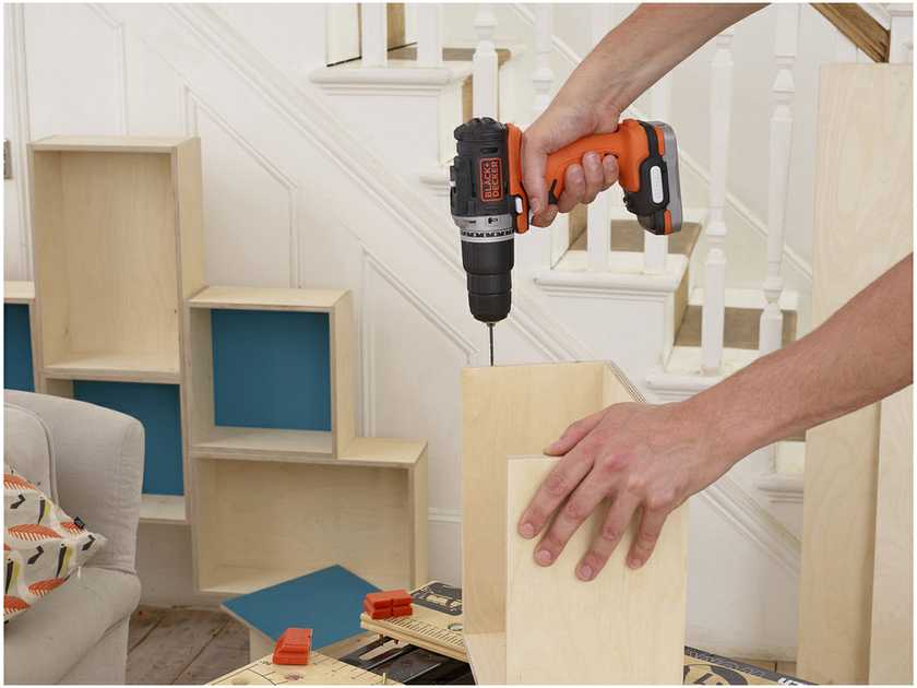 Black & Decker Juodas & Decker Suktuvas-gręžtuvas Juodas & Decker BDCHD12S1-XJ; 12 V; 1x1,5 Ah akum.