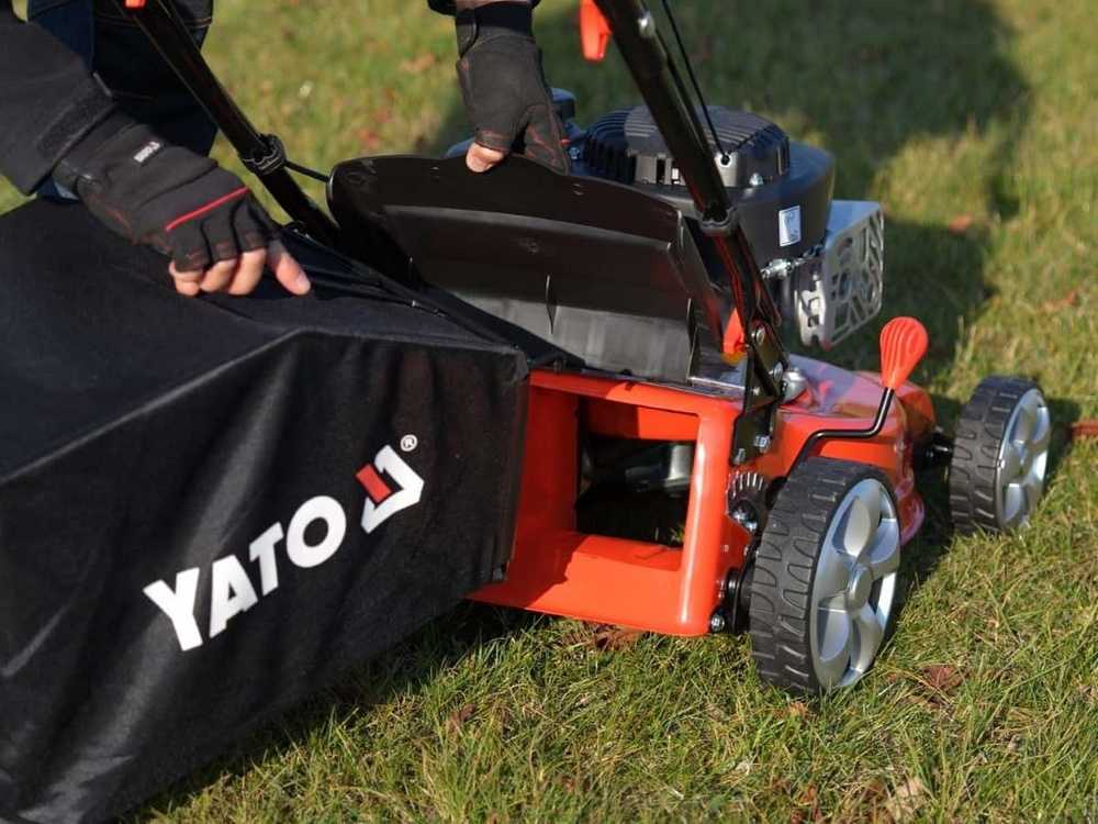 Yato 41 cm savaeigė benzininė vejapjovė, su 123 cm3 varikliu, vejapjovė su pavara, benzininė vejapjovė