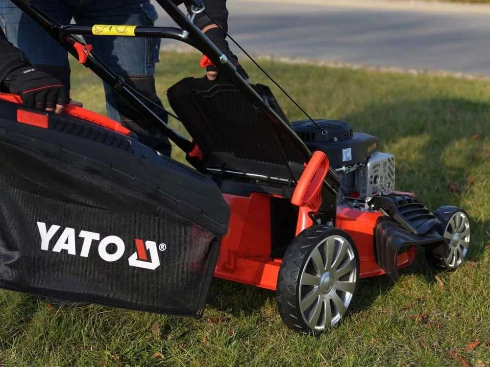 Yato Benzininė vejapjovė 46 cm su savaeige pavara, 4 in 1 funkcija, benzininė vejapjovė, sodo vejapjovė