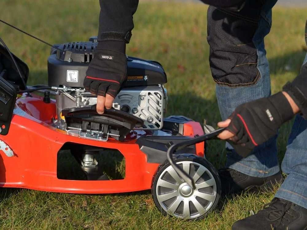 Yato Benzininė vejapjovė 46 cm su savaeige pavara, 4 in 1 funkcija, benzininė vejapjovė, sodo vejapjovė