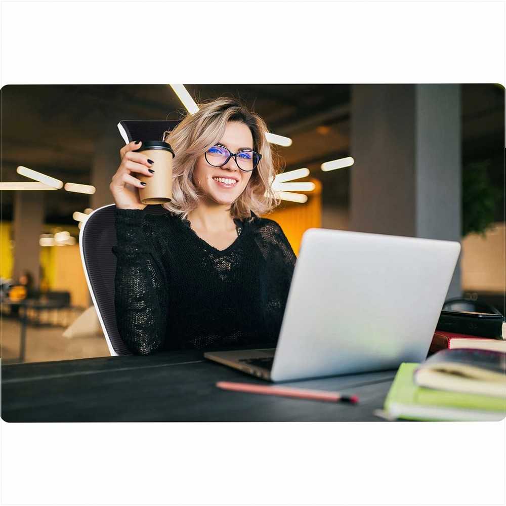 Biuro kėdė su kvėpuojančiu tinkleliu, reguliuojamu aukščiu, ergonomine atrama, supimo funkcija, juoda biuro kėdė