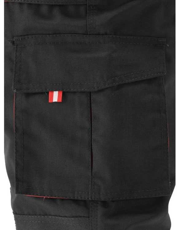 Darbo kelnės, dydis 2XL, devynios kišenės, juodos ir raudonos spalvos, patvari medžiaga