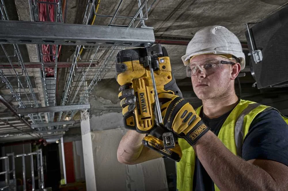 Akumuliatorinis karpytuvas sriegtam strypui DeWalt DCS350N-XJ; 18 V (be akumuliatoriaus ir pakrovėjo)